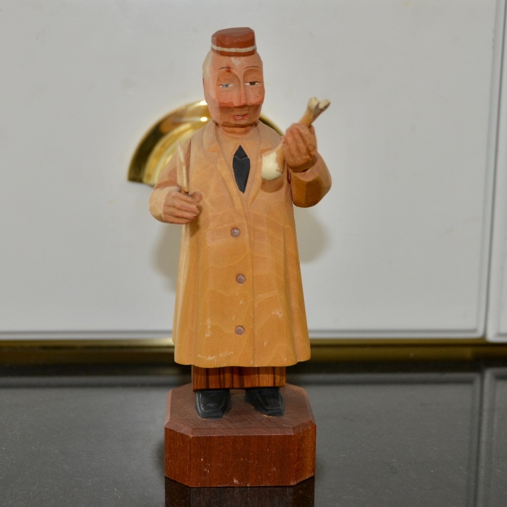 Italian hand-carved Orthopedist statue